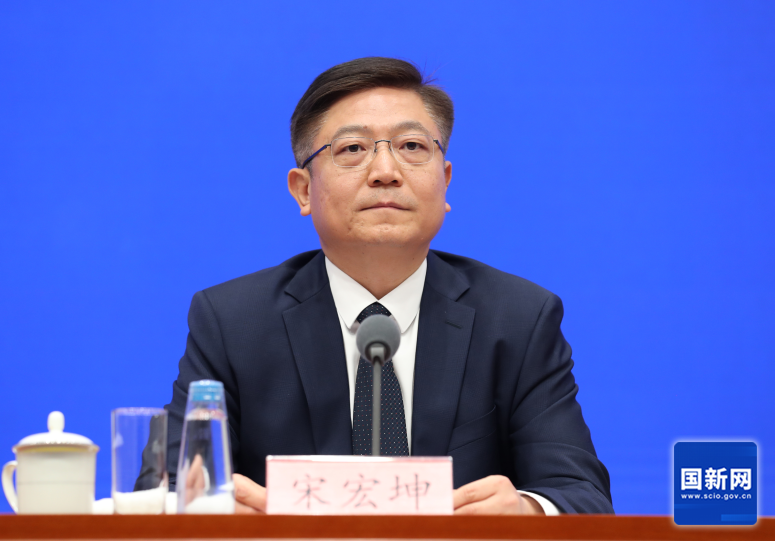 国家能源局：截至4月底，风电光伏装机历史性超过火电装机