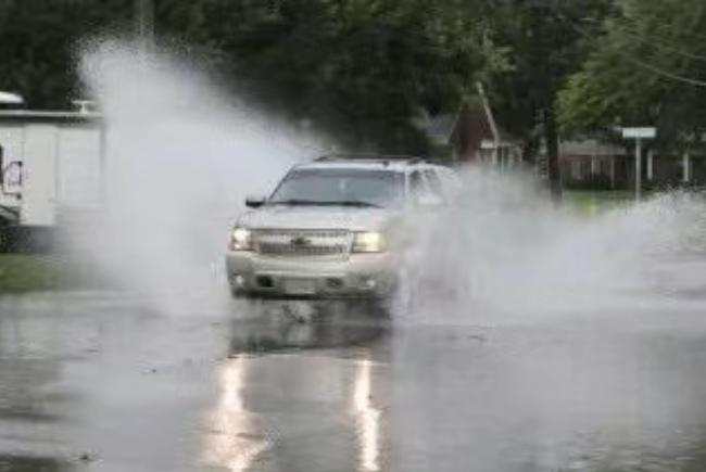 美国强风暴致2人死亡，超15万用户断电