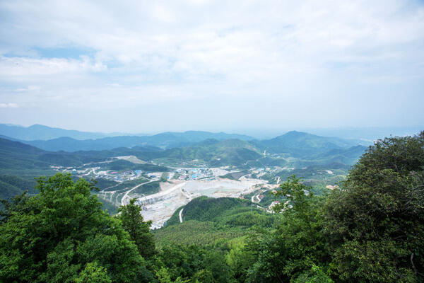中国电建水电八局承建的湖南平江抽水蓄能电站首条引水斜井全线贯通