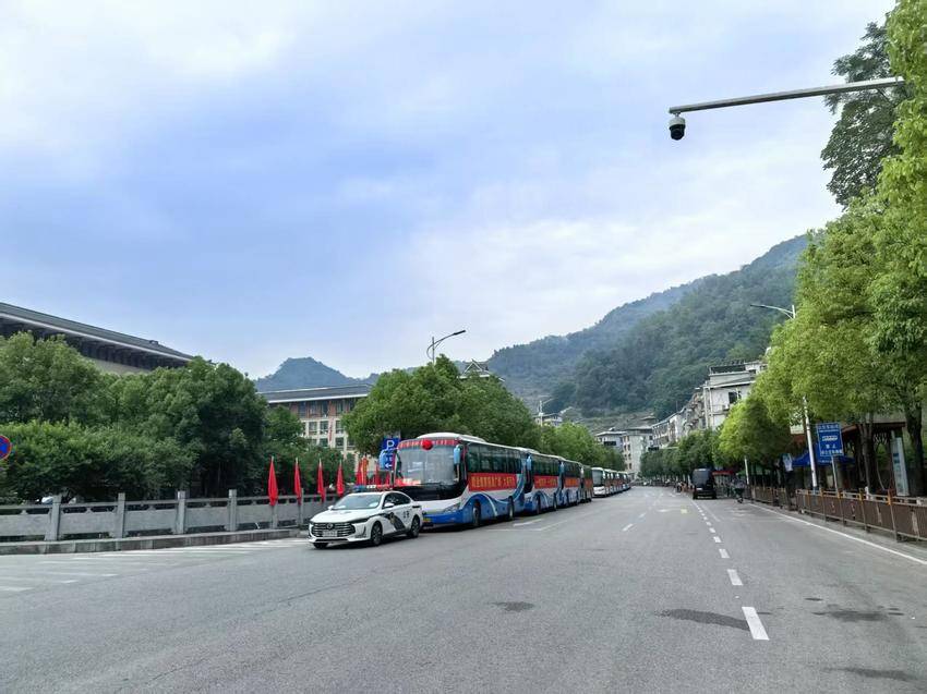 【湖北日报】“2025宜昌两考进行时”长阳清江抽蓄电站开辟高考绿色通道