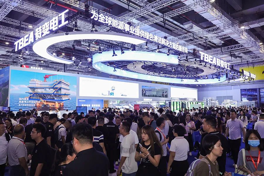特变电工携新能源电站、工商业、户用、构网型储能系统等全场景光伏解决方案重装亮相SNEC