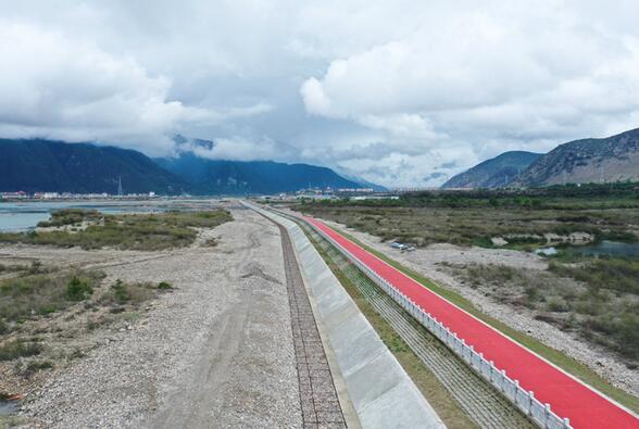 西藏尼洋河防洪工程通过完工验收