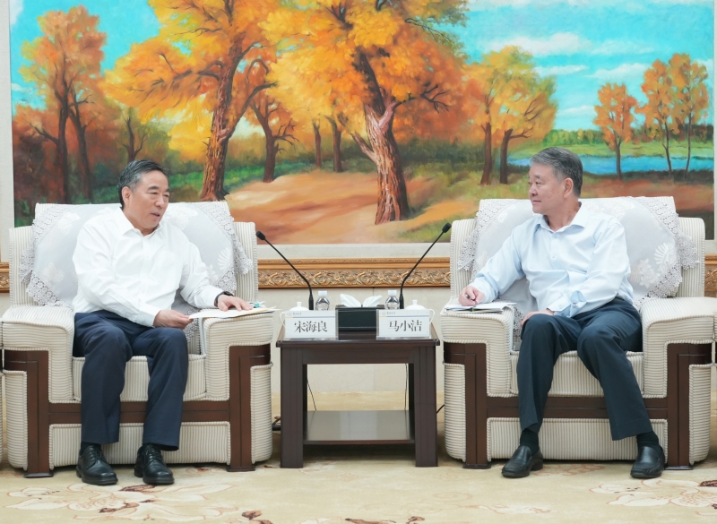 宋海良与兰州大学党委书记马小洁、校长杨勇平会谈