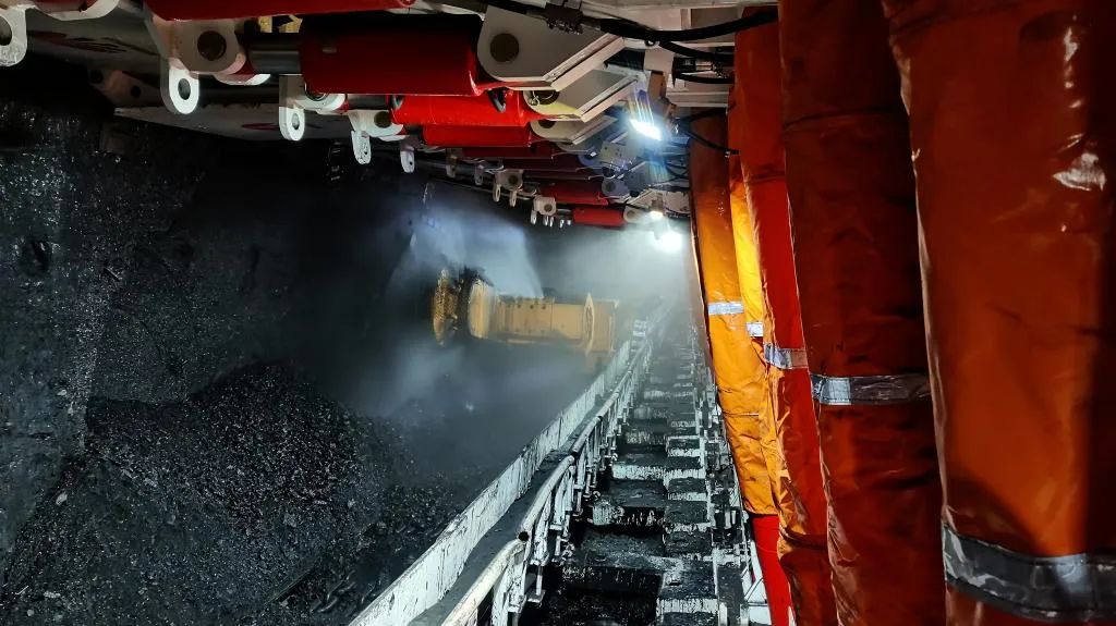 地层深处的“硬核”力量—陕煤集团铜川矿业陈家山矿4082工作面圆满完成安装调试