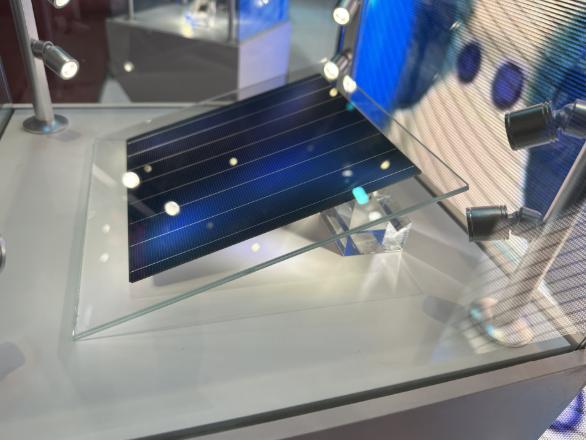 伊拉克研究团队优化钙钛矿-硅串联太阳能电池技术 推动商业化应用