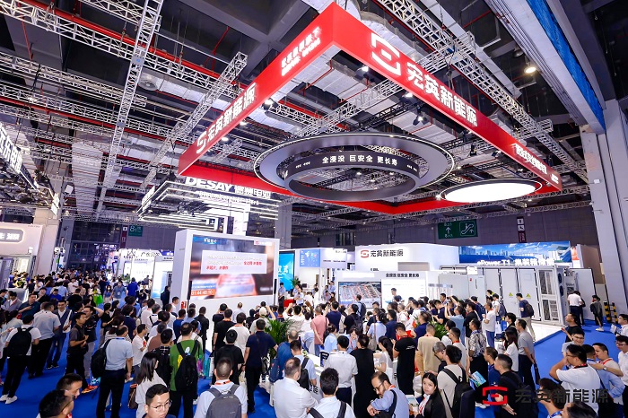 重构边界 安全无忧 宏英新能源浸没式储能2.0 全球首发！