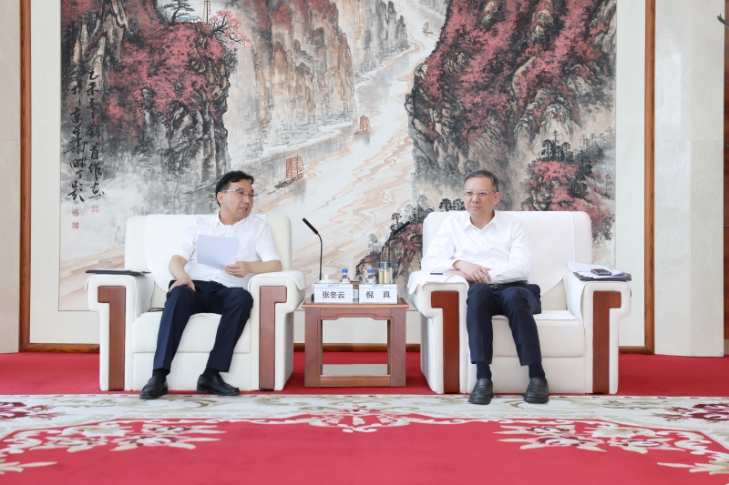 倪真与南充市委书记张冬云会谈