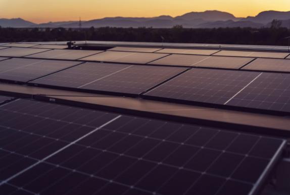 赞比亚推进总统太阳能计划 将在公共机构安装50兆瓦太阳能发电系统