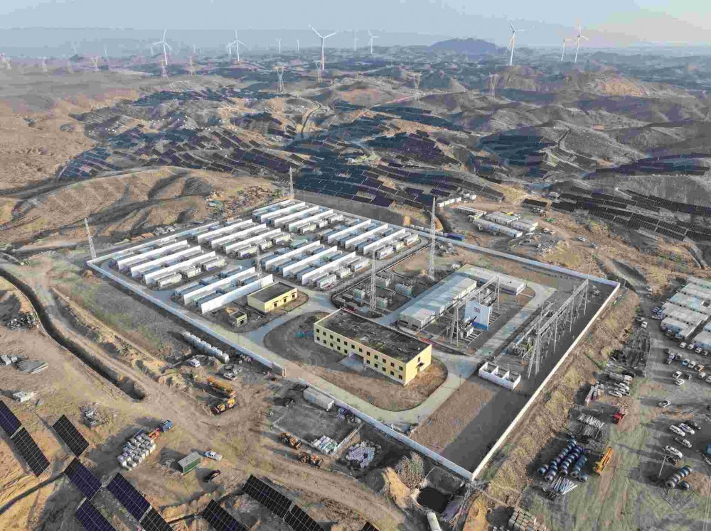 中国能建投资建设的沙坡头区牧光储一体化 （一期）项目并网发电