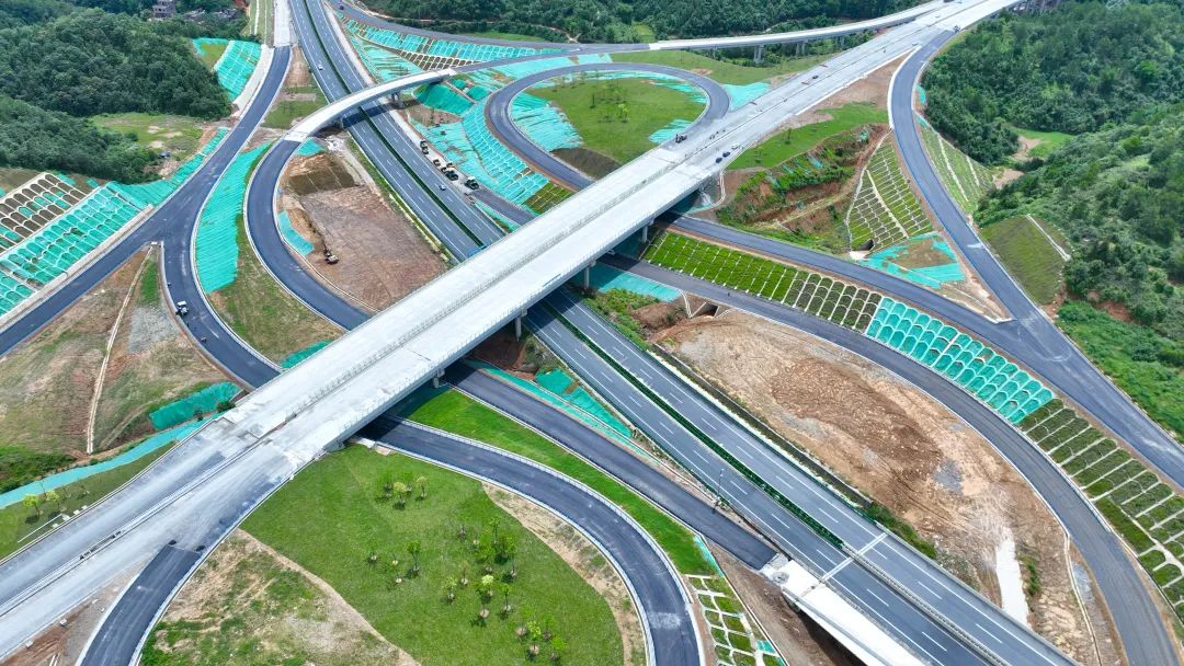 【掌上广西】广西12条高速公路冲刺年内通车目标