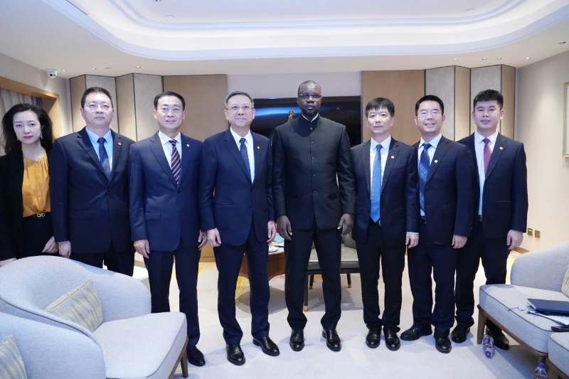 倪真拜会塞内加尔总理松科