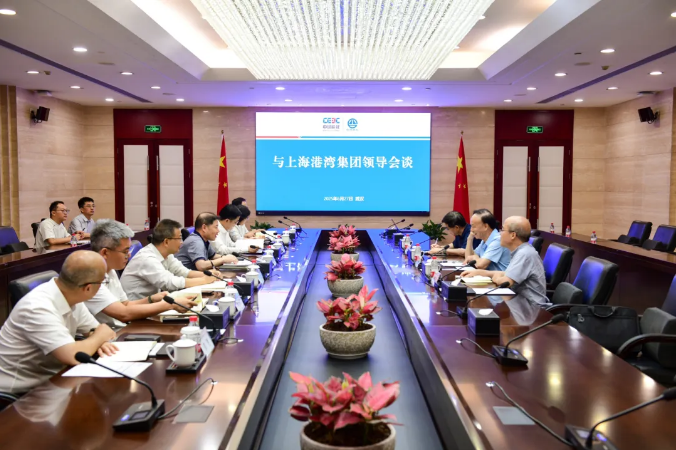 中国能建葛洲坝集团与上海港湾集团共商合作