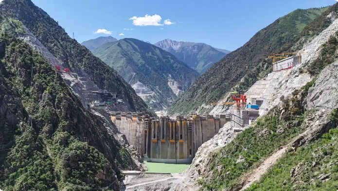 【新华社】金沙江上游叶巴滩水电站全面进入机电安装阶段