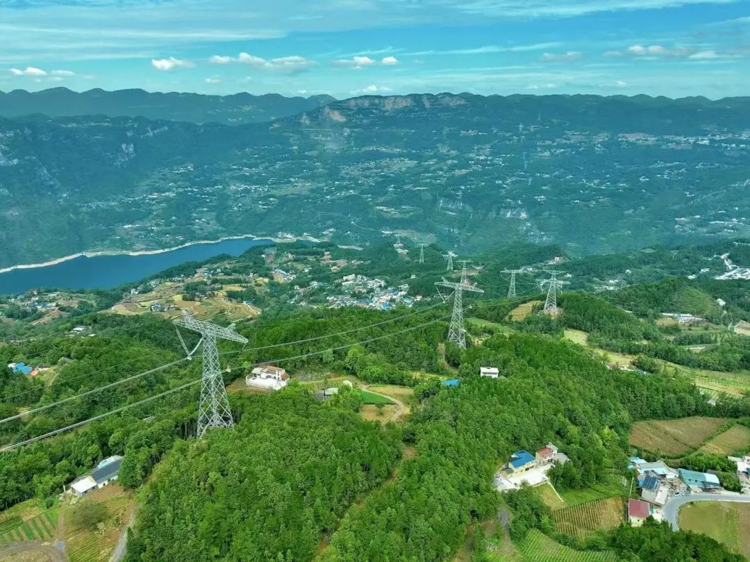 电从大漠来！“宁电入湘”工程开始向湖南送电
