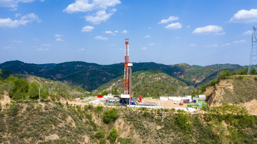 陕西延长气田蟠龙采气厂提前4天实现时间任务“硬过半”