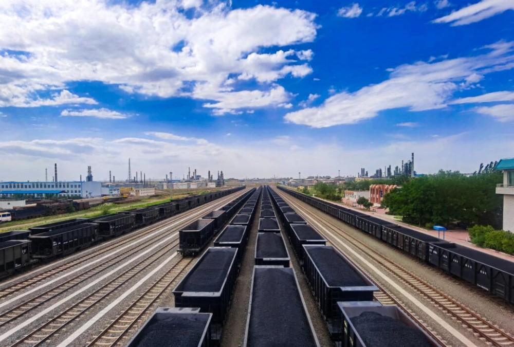 创新高！“疆煤进宁”运输量超160万吨