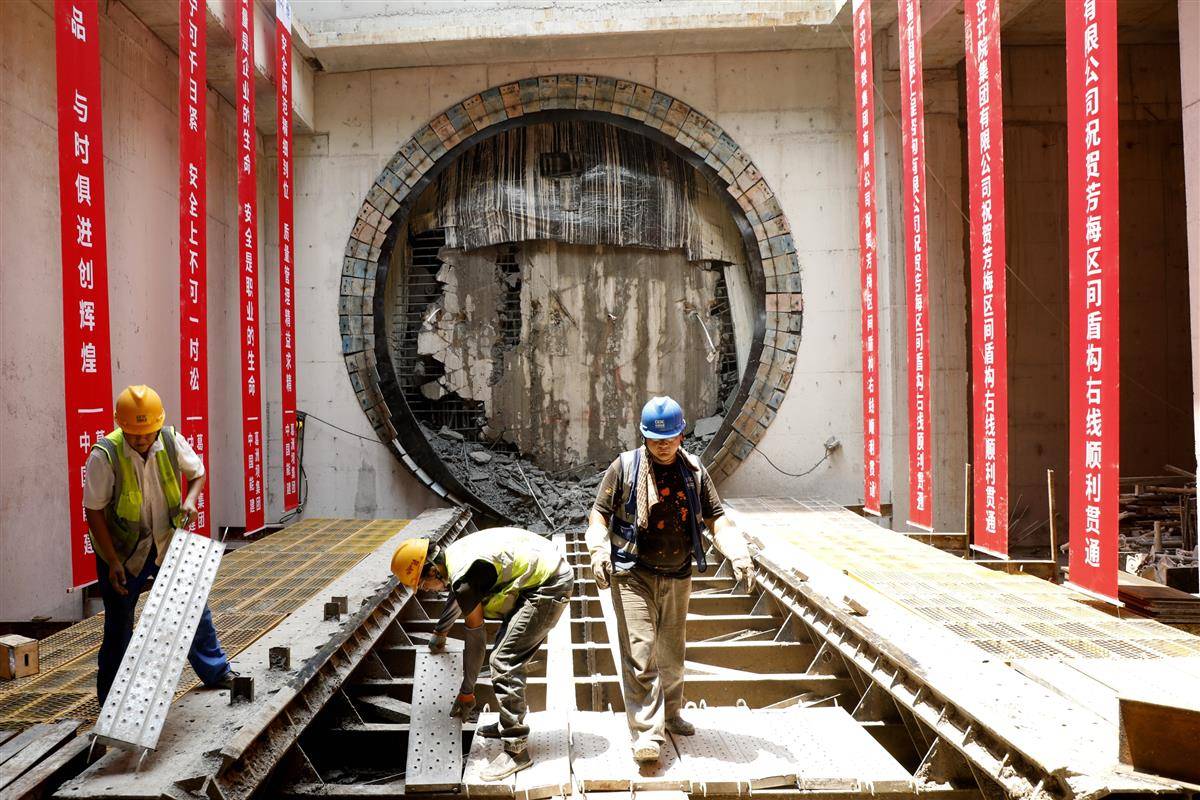 【湖北日报】关键性突破！武汉这条地铁实现首个区间隧道贯通