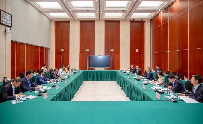 邹磊会见卢森堡驻华大使卢睿朗一行，强化新能源开发等领域合作