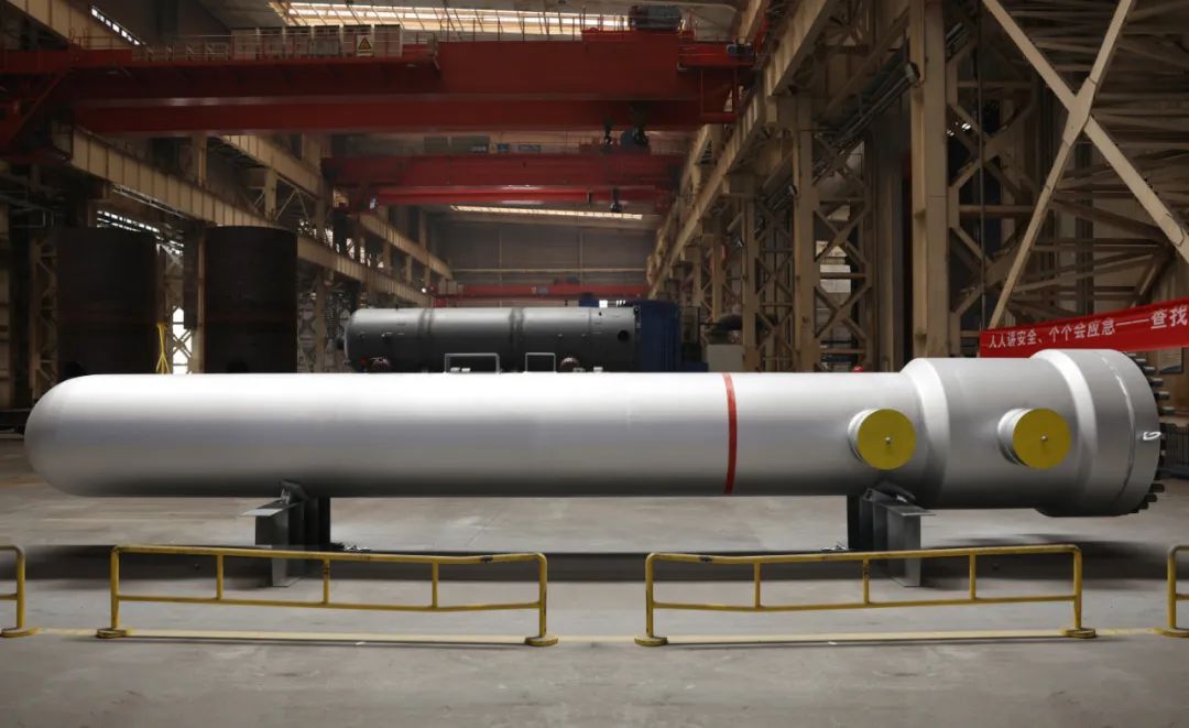 兰石重装研制哈萨克斯坦炼油厂高压隔膜换热器完工并通过验收