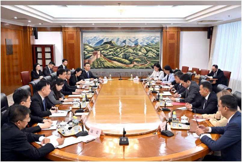 国家发展改革委副主任周海兵会见吉尔吉斯斯坦副总理托罗巴耶夫