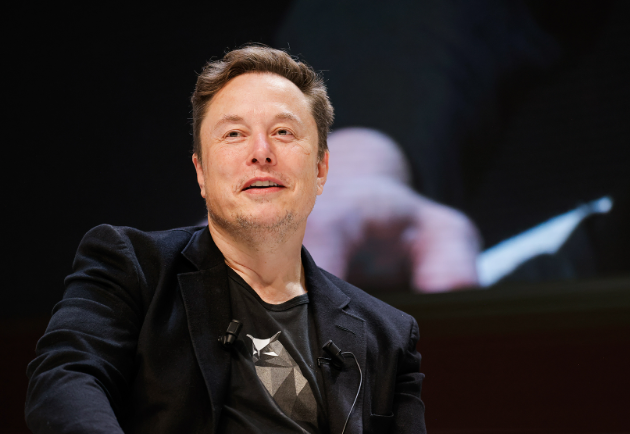 马斯克称Grok AI最迟下周将应用于特斯拉汽车