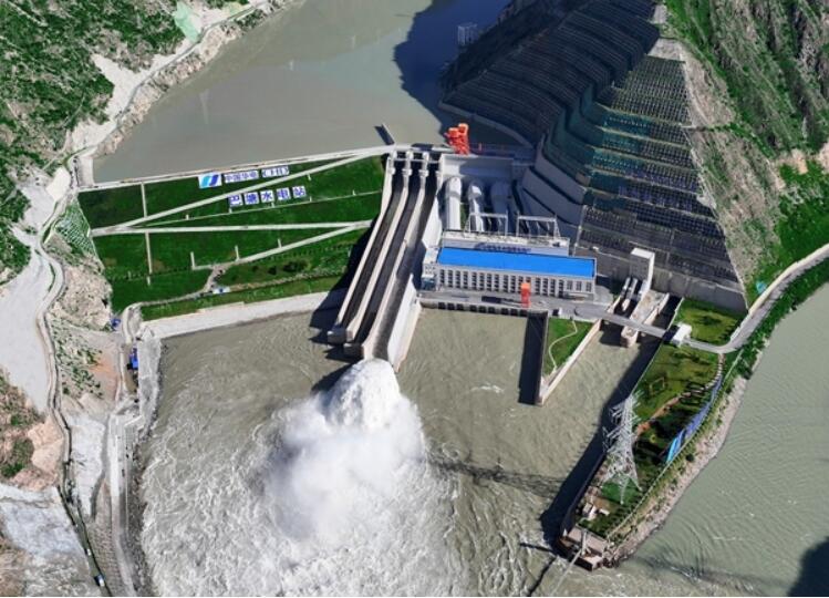 金沙江上游巴塘水电站全容量投产发电