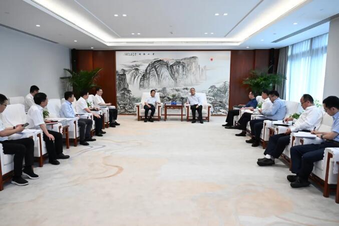 王斌与三一集团党委书记、轮值董事长向文波会谈，加强新能源等领域合作