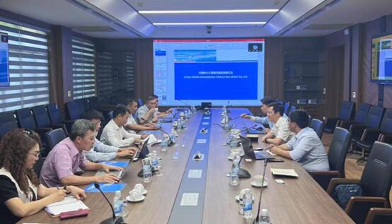 伍广俭与EVNNPT董事长阮俊松进行业务交流