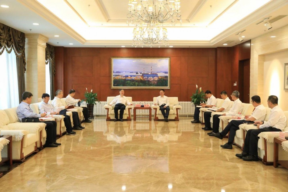 温枢刚与哈电集团董事长黄伟会谈