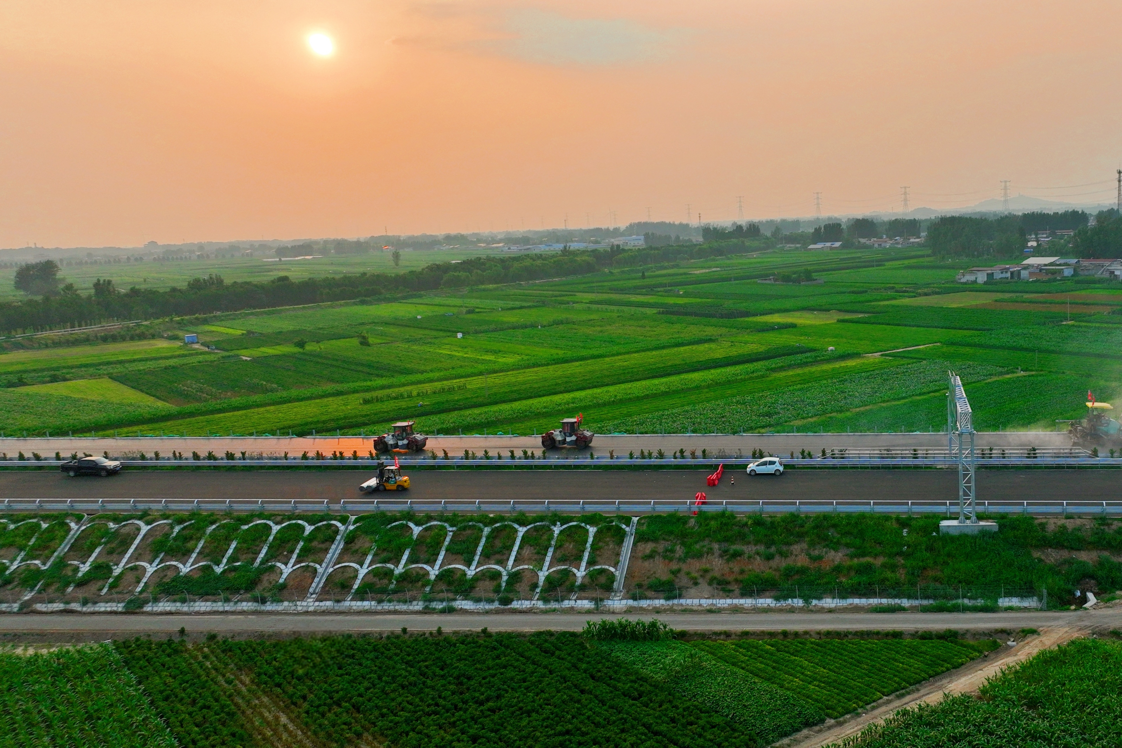 济商高速（济宁段）项目入选全国公路重点工程新闻宣传典型案例