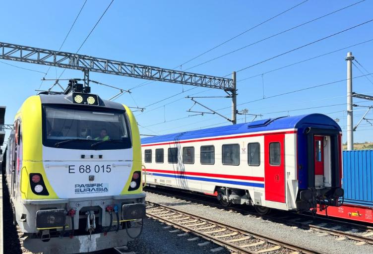 中欧班列经“中间走廊”抵达土耳其用时缩短至15天