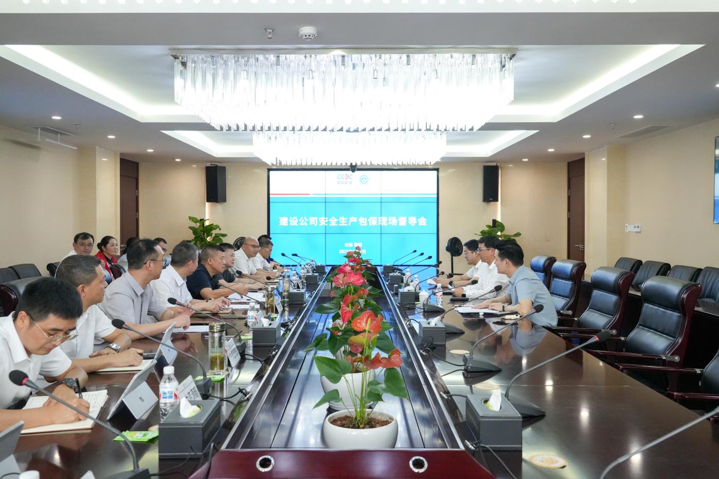 胡德明赴建设公司开展安全生产包保督导