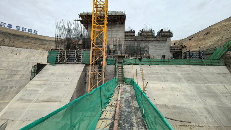 【石榴云】策勒河昆仑水利枢纽工程项目大坝建设10月封顶