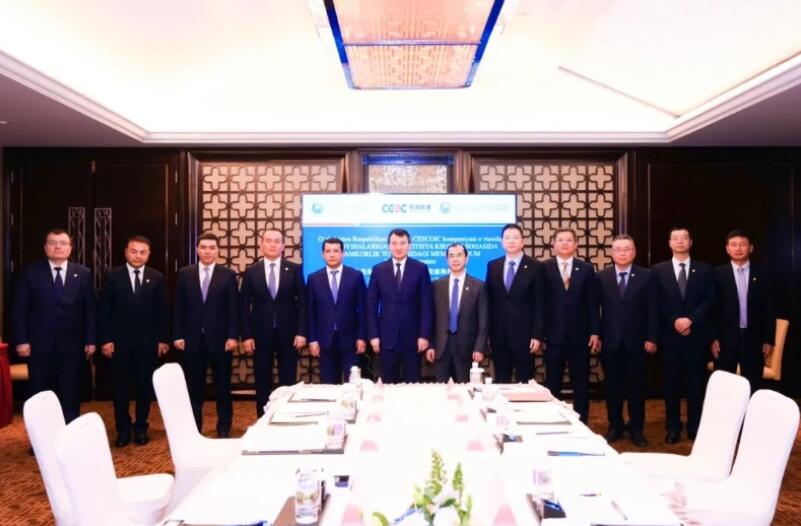 乔旭斌拜会乌兹别克斯坦副总理霍扎耶夫并见证签约