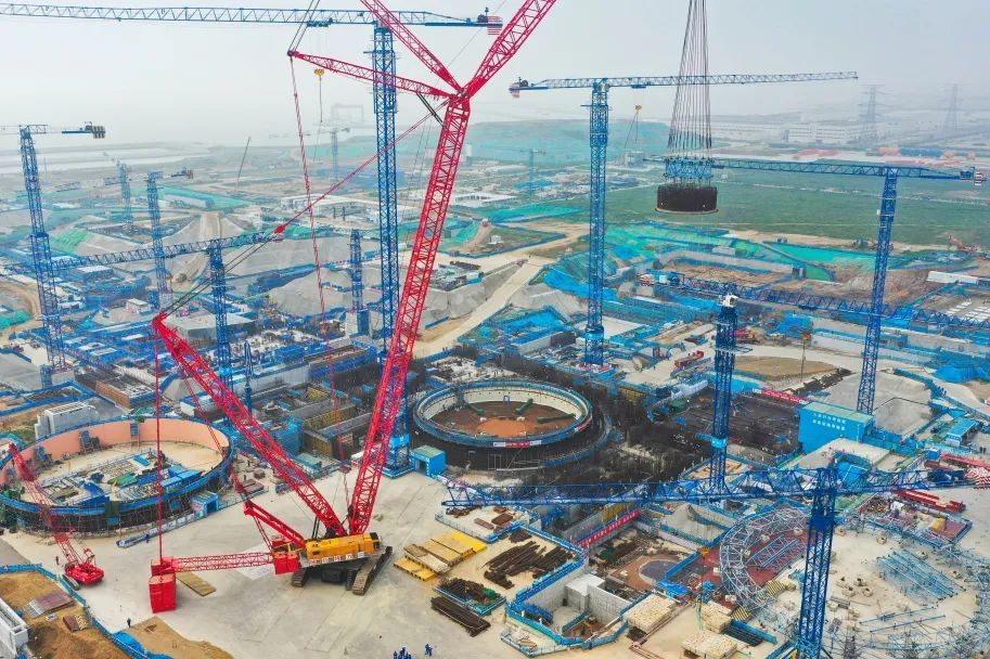 石岛湾核电扩建一期工程2号机组全面启动核岛内部结构主体施工