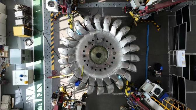 世界单机容量最大冲击式转轮首次实现机器人焊接