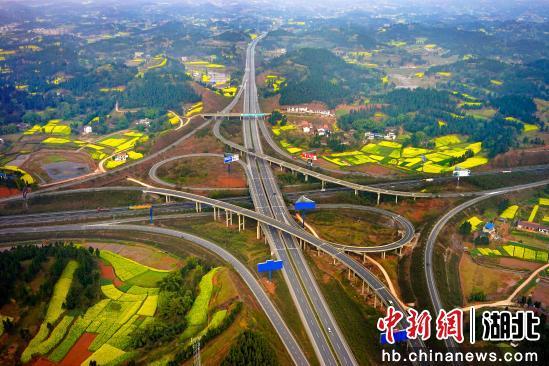 【中国新闻网】葛电铁军打造成渝双城经济圈“智慧交通”