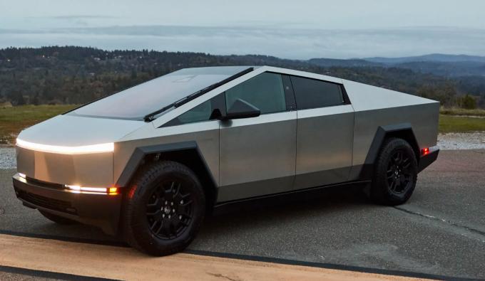 特斯拉将Cybertruck Cyberbeast在美国的售价提高1.5万美元