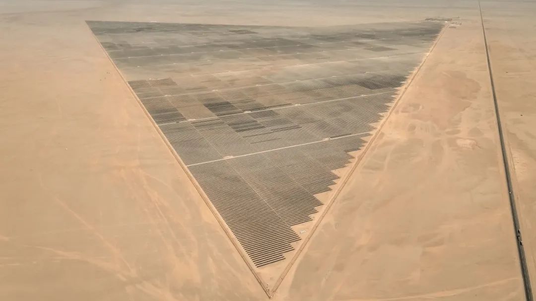 沙特REPDO4-AHK光伏项目实现全容量并网发电