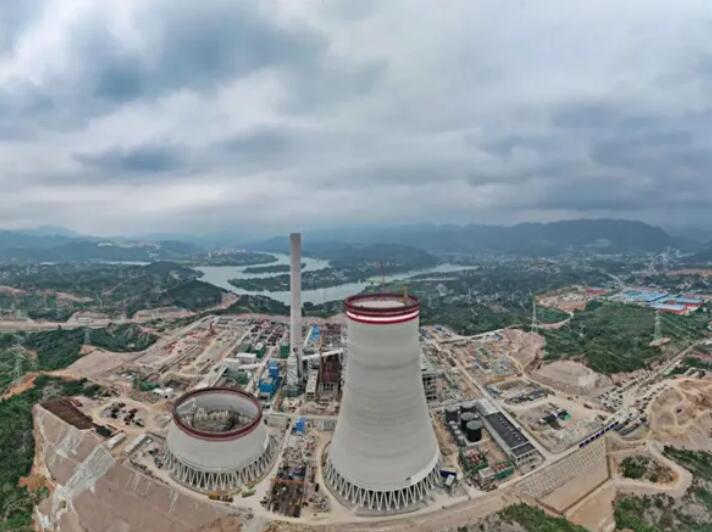 陕煤石门三期项目165米超高冷却塔顺利封顶！