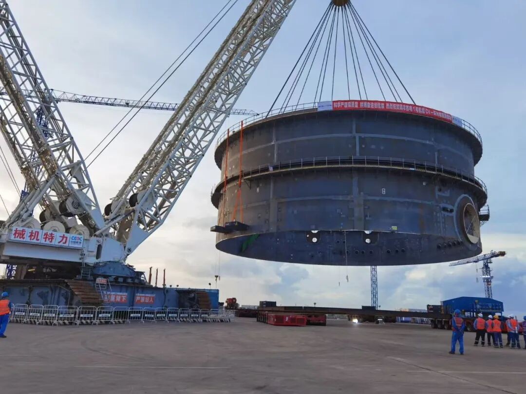 陆丰核电1号机组钢制安全壳首环吊装成功