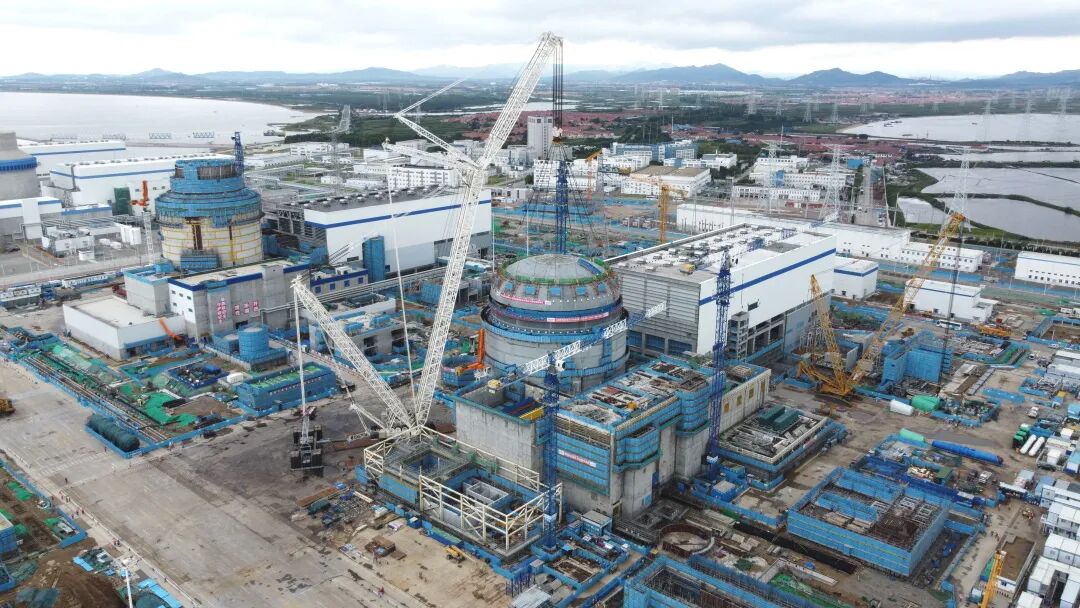海阳核电4号机组钢制安全壳顶封头顺利吊装就位