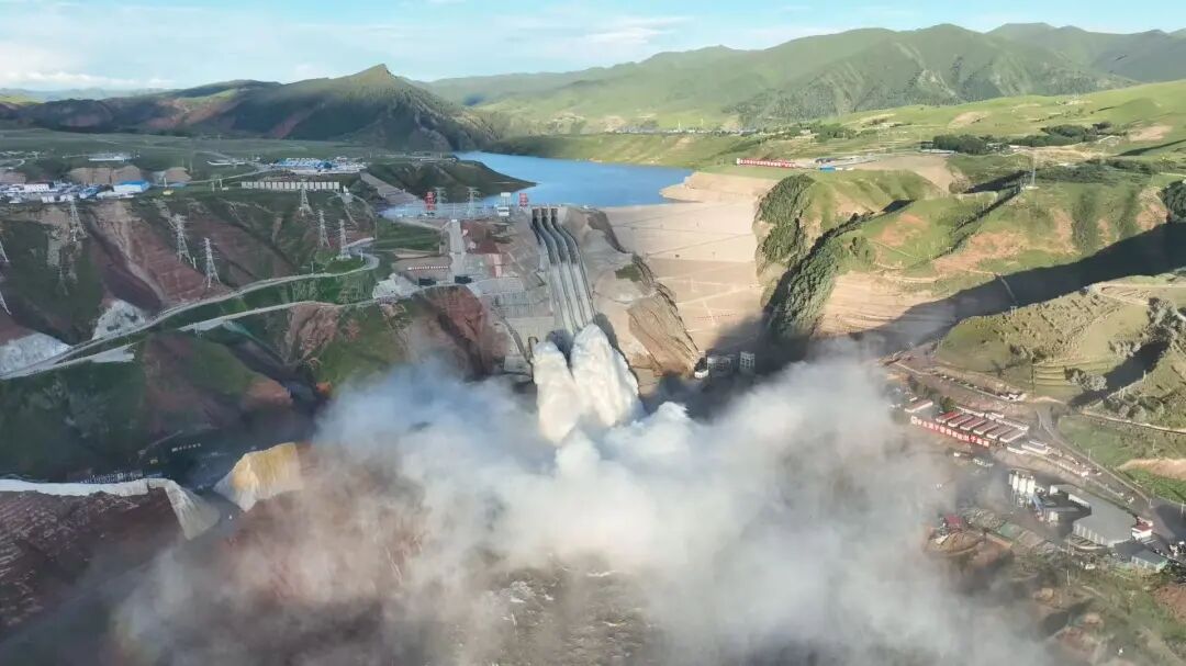 黄河奔涌绿电来！黄河流域海拔最高水电站单日发电量创新高