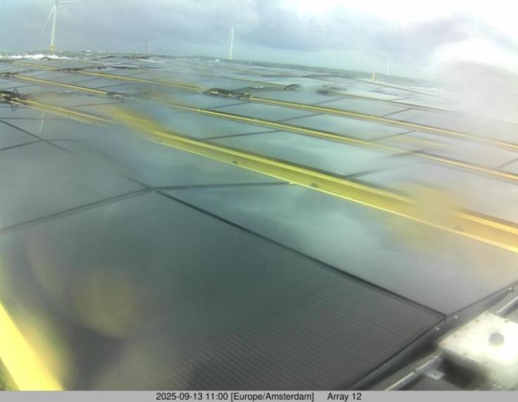荷兰Nymphaea Aurora海上太阳能发电场成功抵御强风