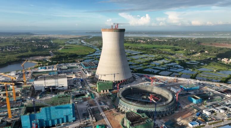 中国能建安徽电建二公司承建的国内核电首座超大型海水冷却塔施工到顶