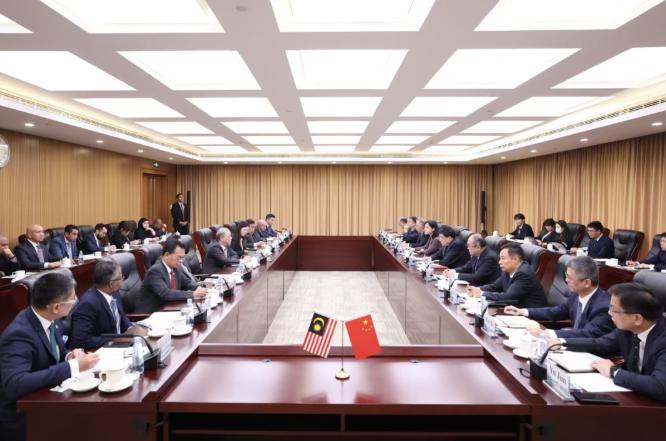 马来西亚副总理兼能源及水务转型部部长法迪拉到访国家电网