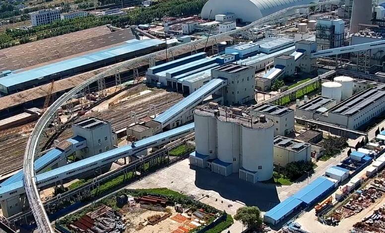 由龙源工程实施PMC管理的秦皇岛替代项目16号管带机上部钢结构全线吊装贯通