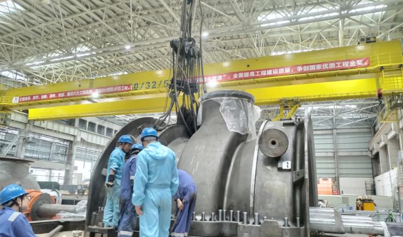 龙源工程安吉气电项目1号汽轮机低压缸扣缸完成