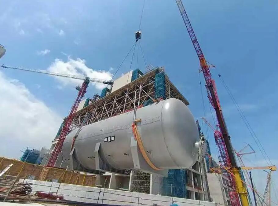 新加坡IWMF垃圾发电项目凝结水收集罐顺利完成吊装