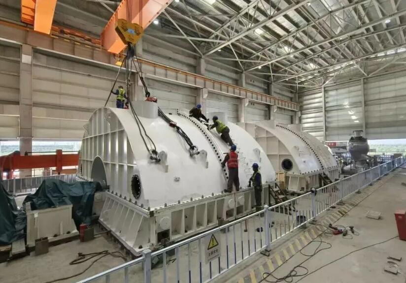 准大二期1号机组汽轮机成功扣盖